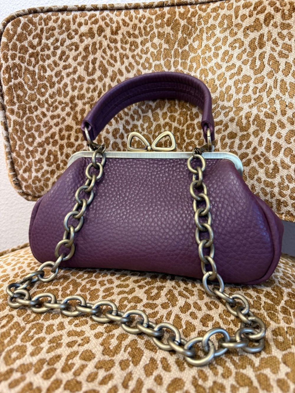 HANDMADE Burgundy/Plum Leather Satchel/Shoulder Bag w Bow Kisslock Gold hardware - Picture 6 of 16